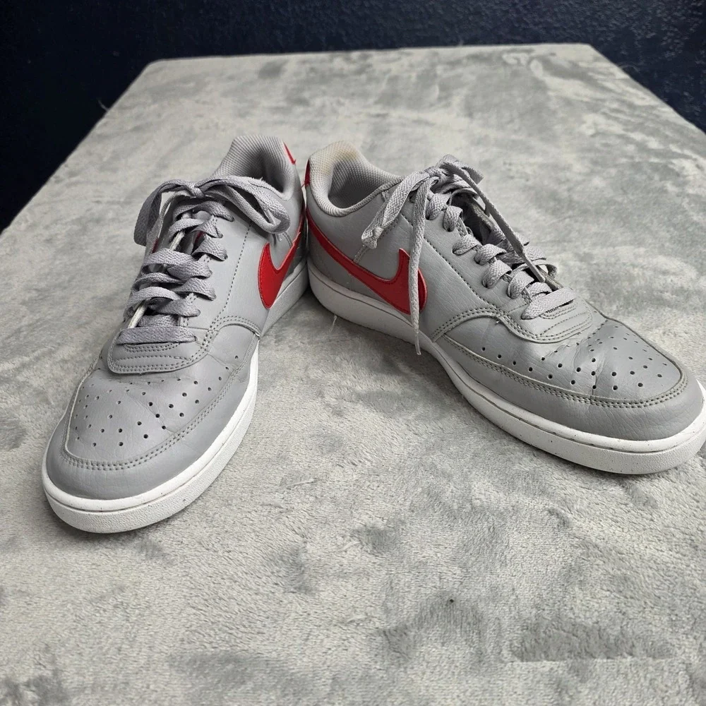 Nike Leather Upper Gray/Red Low Top Lace Up Athletic Sneakers Rubber Outsole